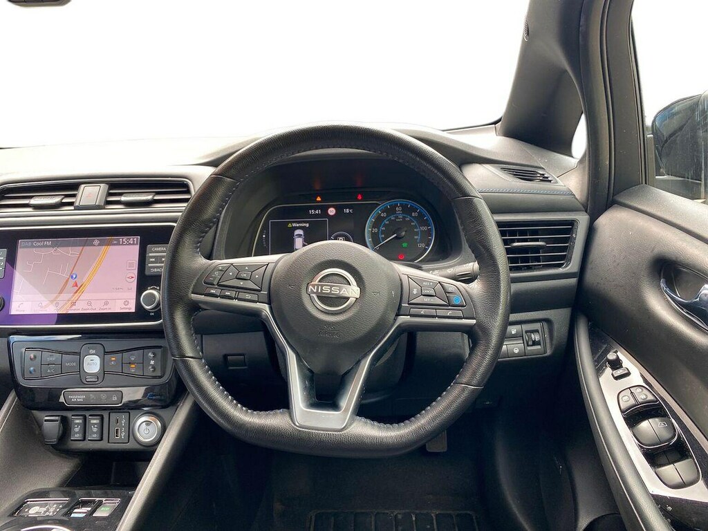 Nissan Leaf Leaf Takna White #9