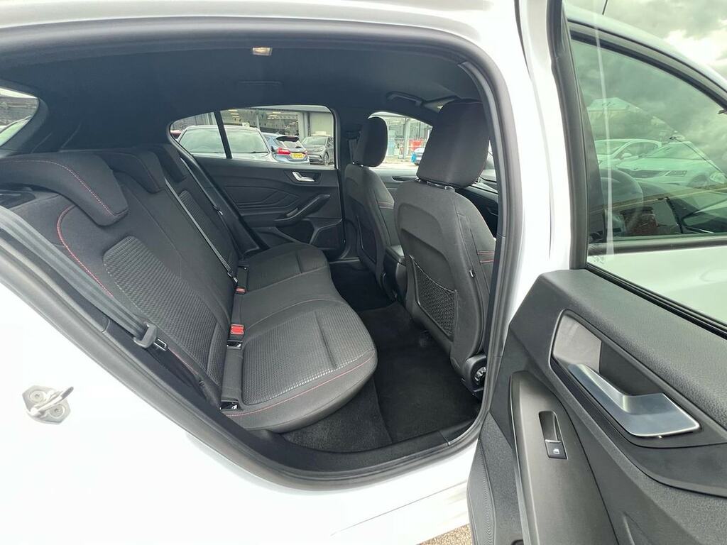 Ford Focus 1.0 Ecoboost St-line White #33