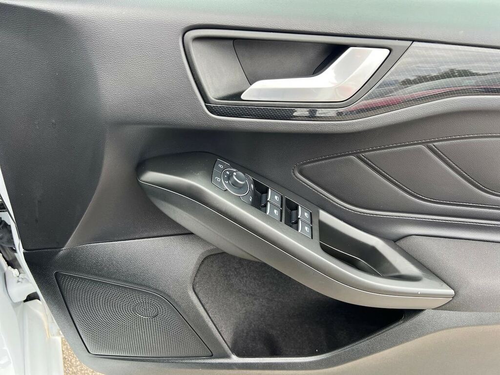 Ford Focus 1.0 Ecoboost St-line White #30