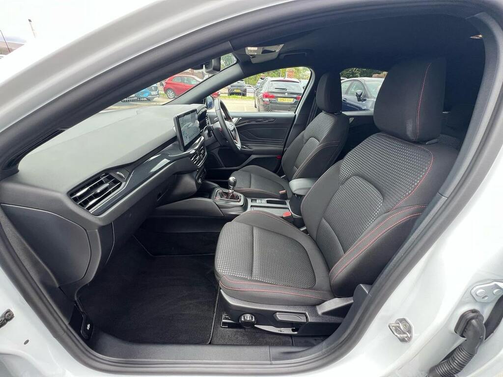 Ford Focus 1.0 Ecoboost St-line White #35