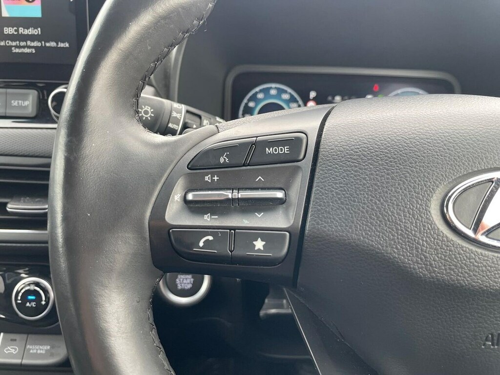 Hyundai Kona Premium Black #26