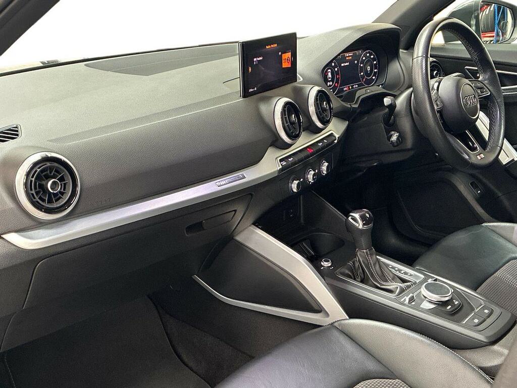 Audi Q2 1L Sport Black #7