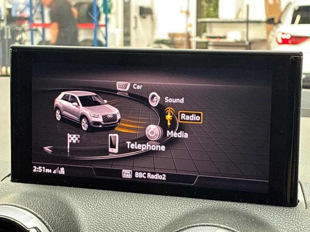 Audi Q2 1L Sport Black #25