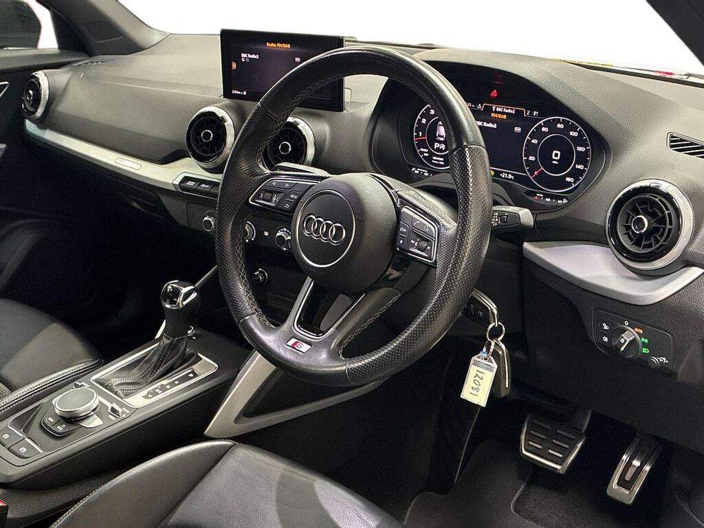 Audi Q2 1L Sport Black #15