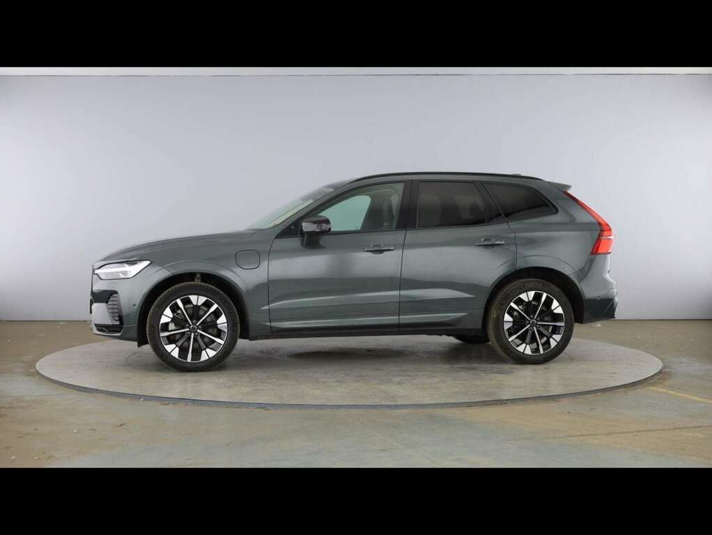 Volvo XC60 Plus Black #30