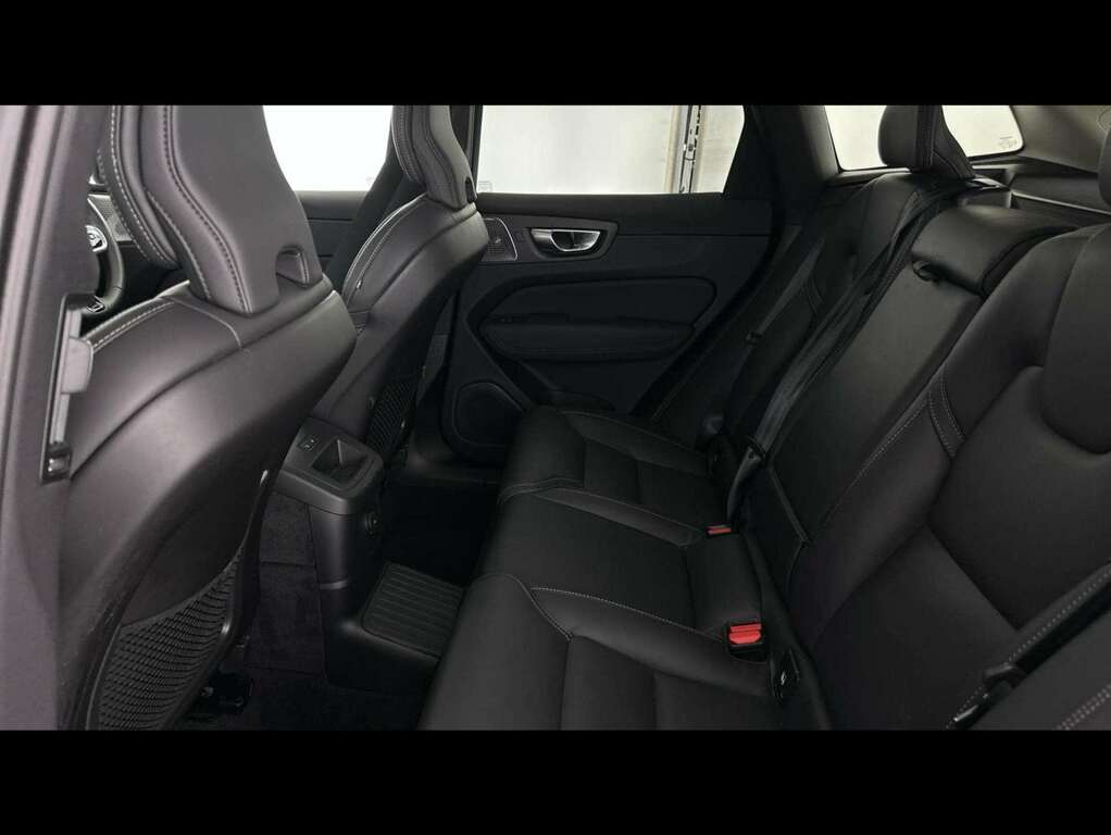 Volvo XC60 Plus Black #12