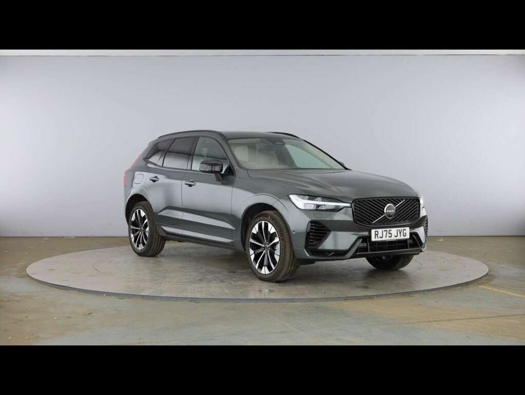 Volvo XC60 Plus Black #36