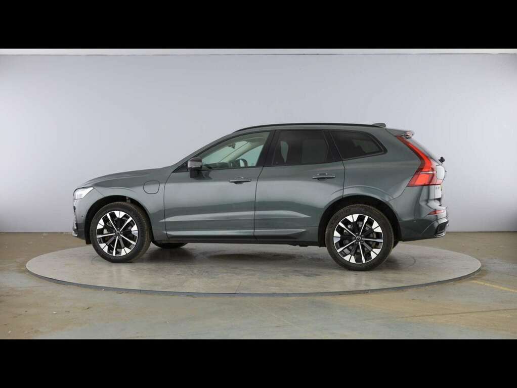 Volvo XC60 Plus Black #34