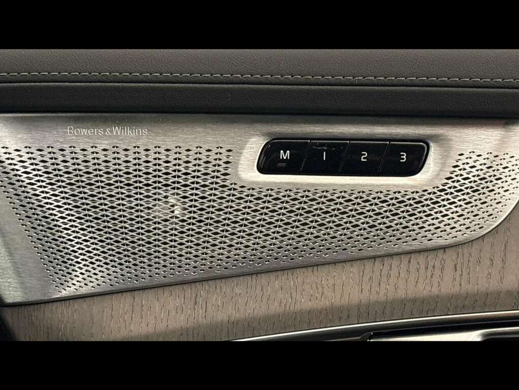Volvo XC90 Ultra Black #21
