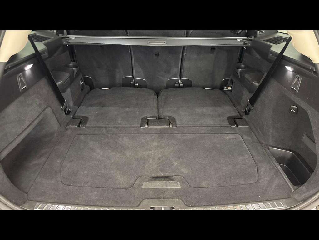 Volvo XC90 Ultra Black #12
