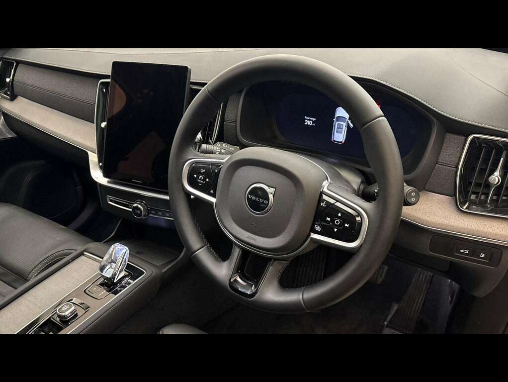 Volvo XC90 Ultra Black #9