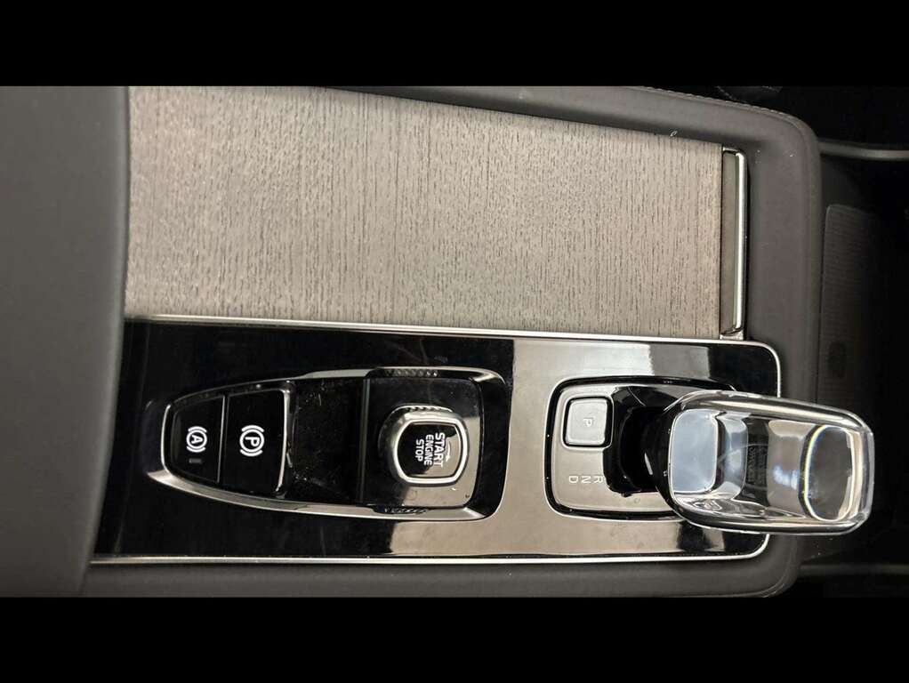 Volvo XC90 Ultra Black #26