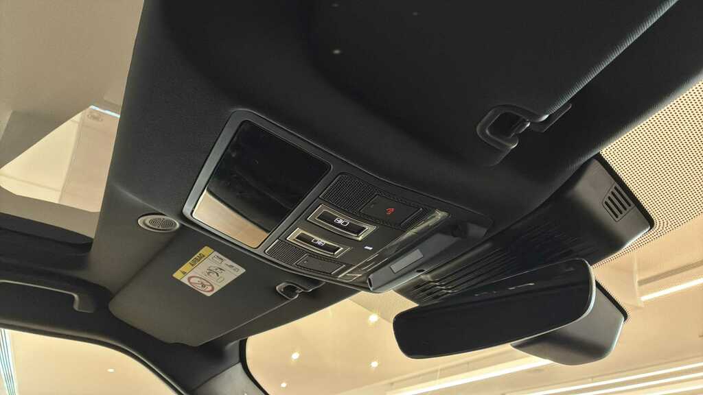 Land Rover Discovery Dynamic Se Black #35