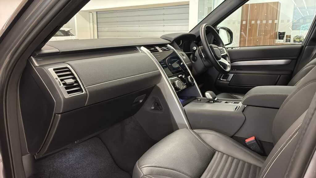 Land Rover Discovery 3.0 D350 Dynamic Hse #3