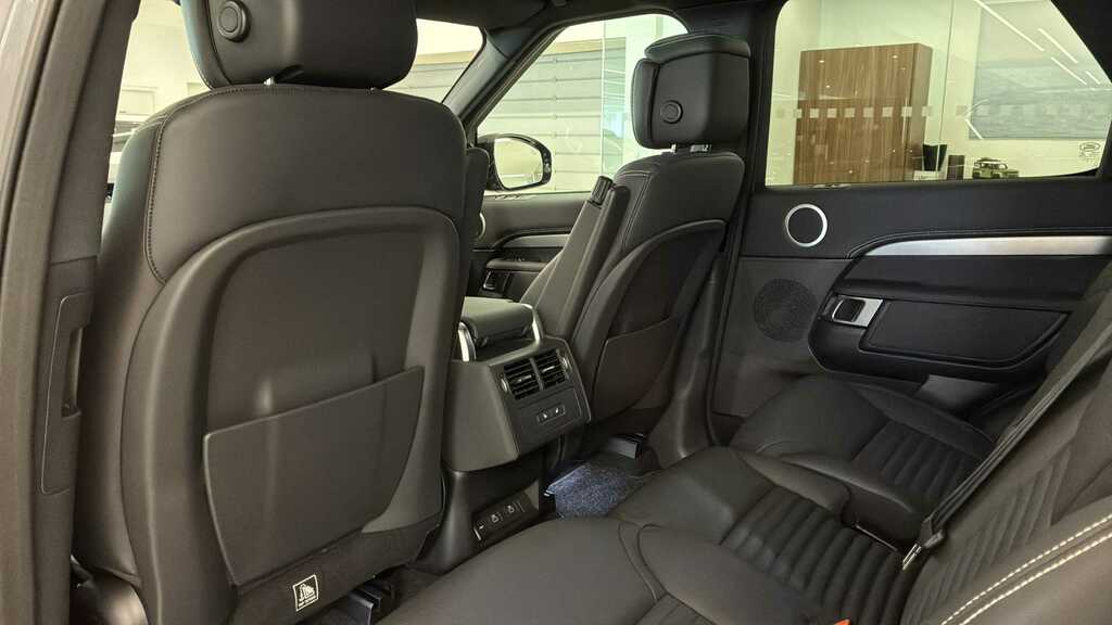 Land Rover Discovery 3.0 D350 Dynamic Hse #4
