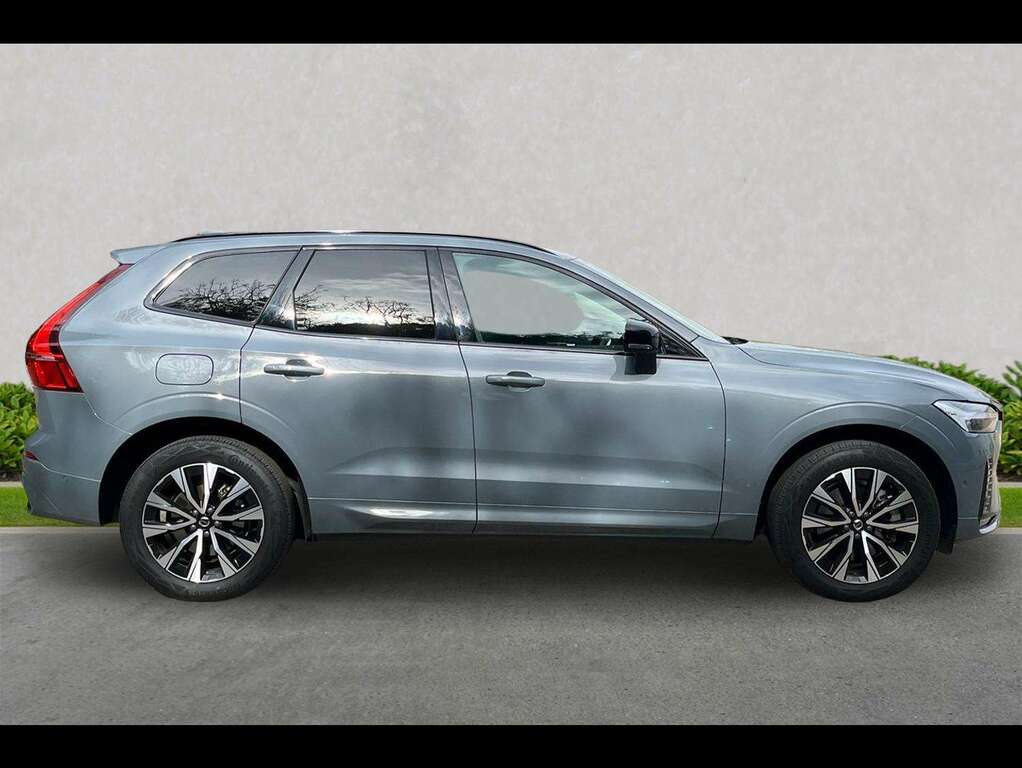 Volvo XC60 2.0 B5p Plus Dark Awd Geartronic #3