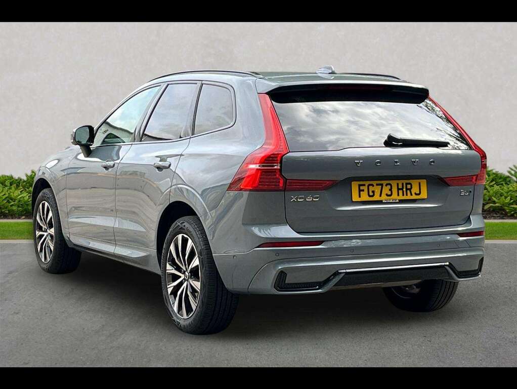 Volvo XC60 2.0 B5p Plus Dark Awd Geartronic #2
