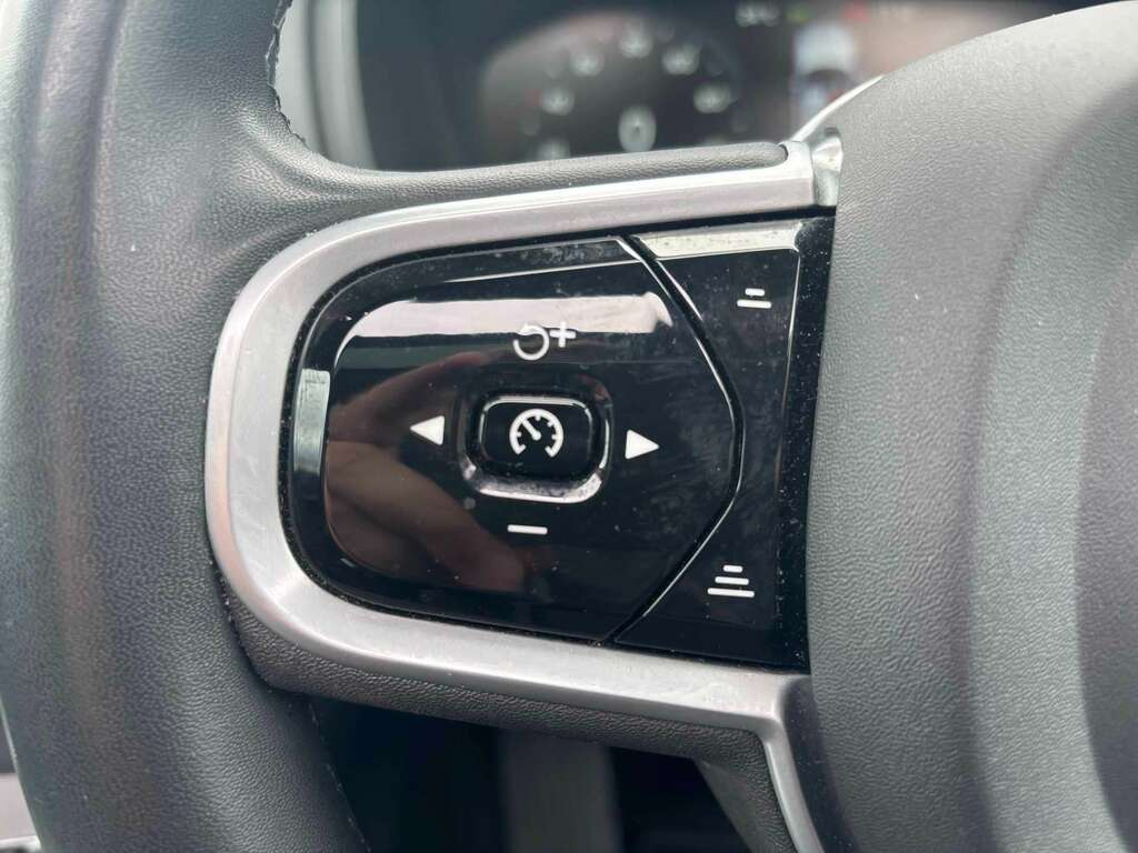 Volvo XC90 2L R-design Grey #38