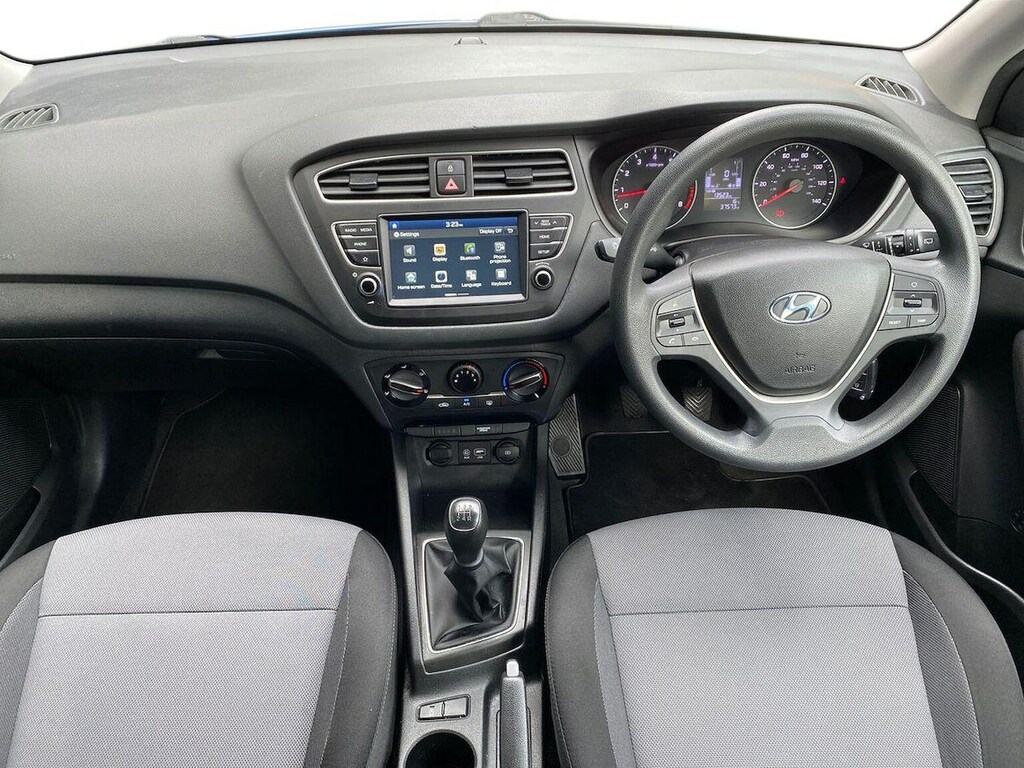 Hyundai I20 Play White #8