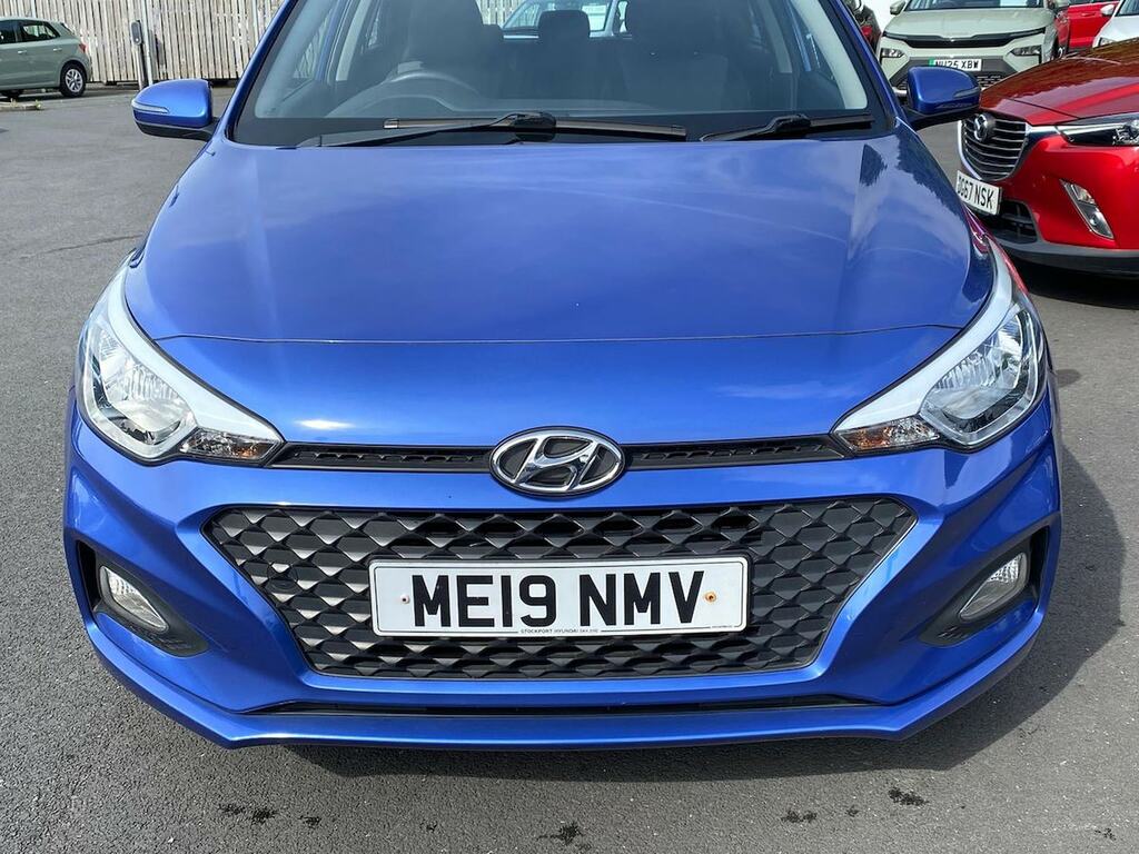 Hyundai I20 Play White #33