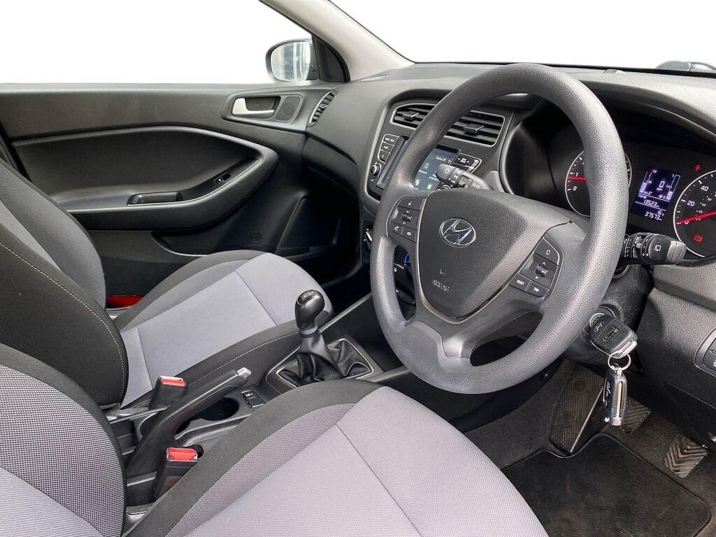 Hyundai I20 Play White #15