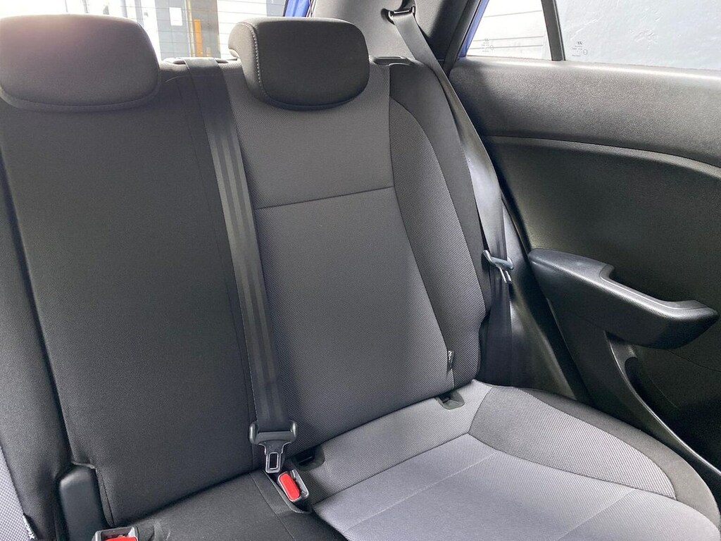Hyundai I20 Play White #43