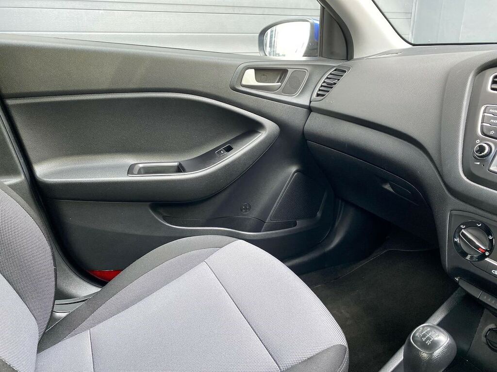 Hyundai I20 Play White #42