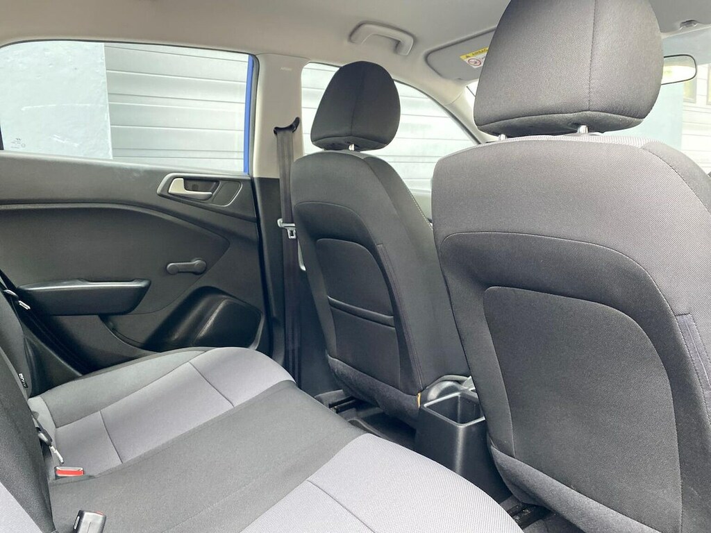 Hyundai I20 Play White #32
