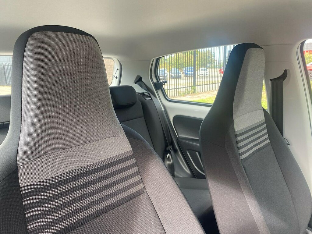 Volkswagen Up High Up Tsi Bluemotion Technology Black #25