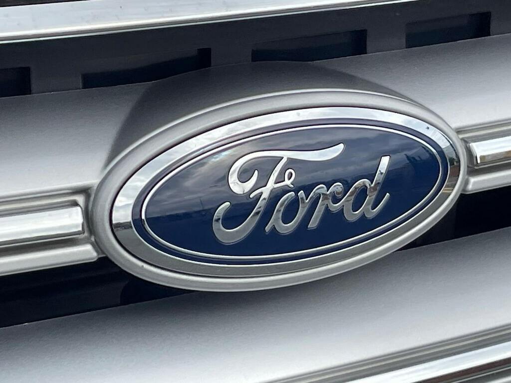 Ford Kuga 2.0 Tdci Titanium 2Wd  #32