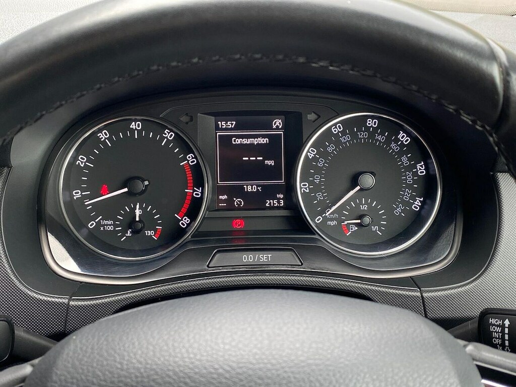 Skoda Fabia Hatchback 1.0 S 201515 Silver #10