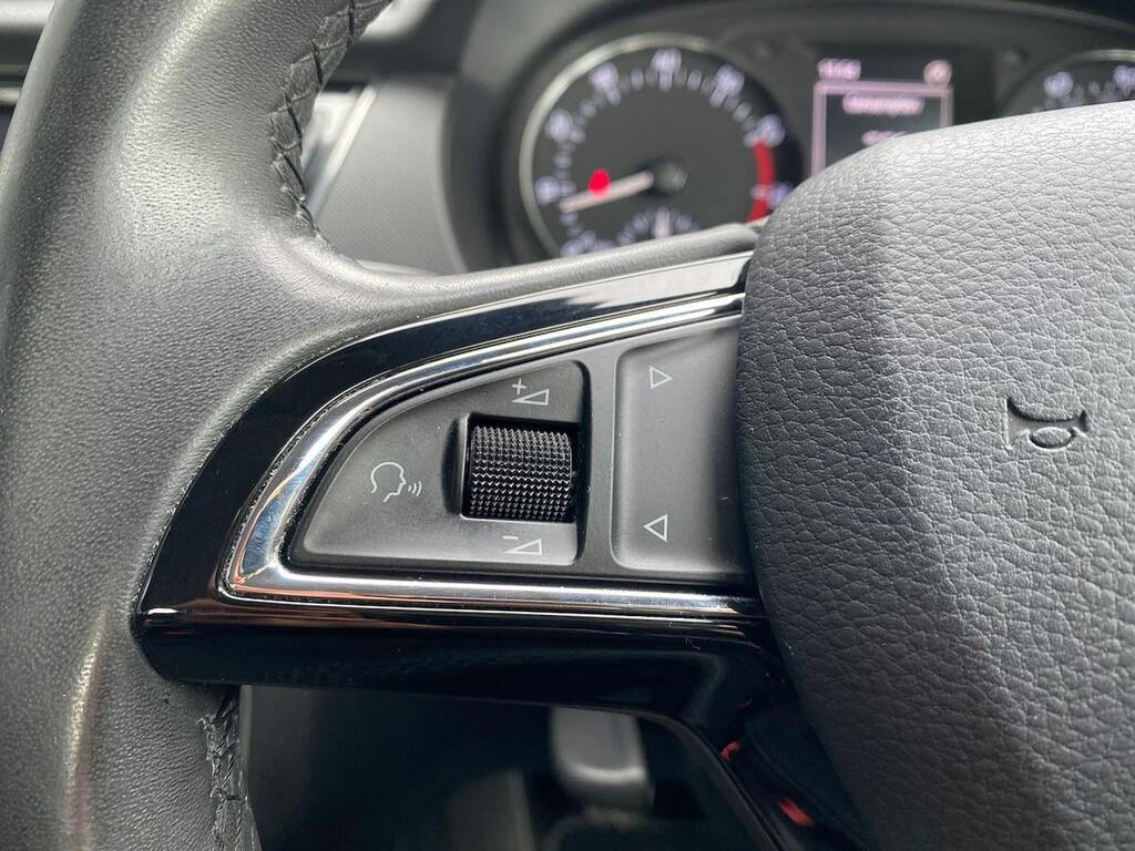 Skoda Fabia Hatchback 1.0 S 201515 Silver #27