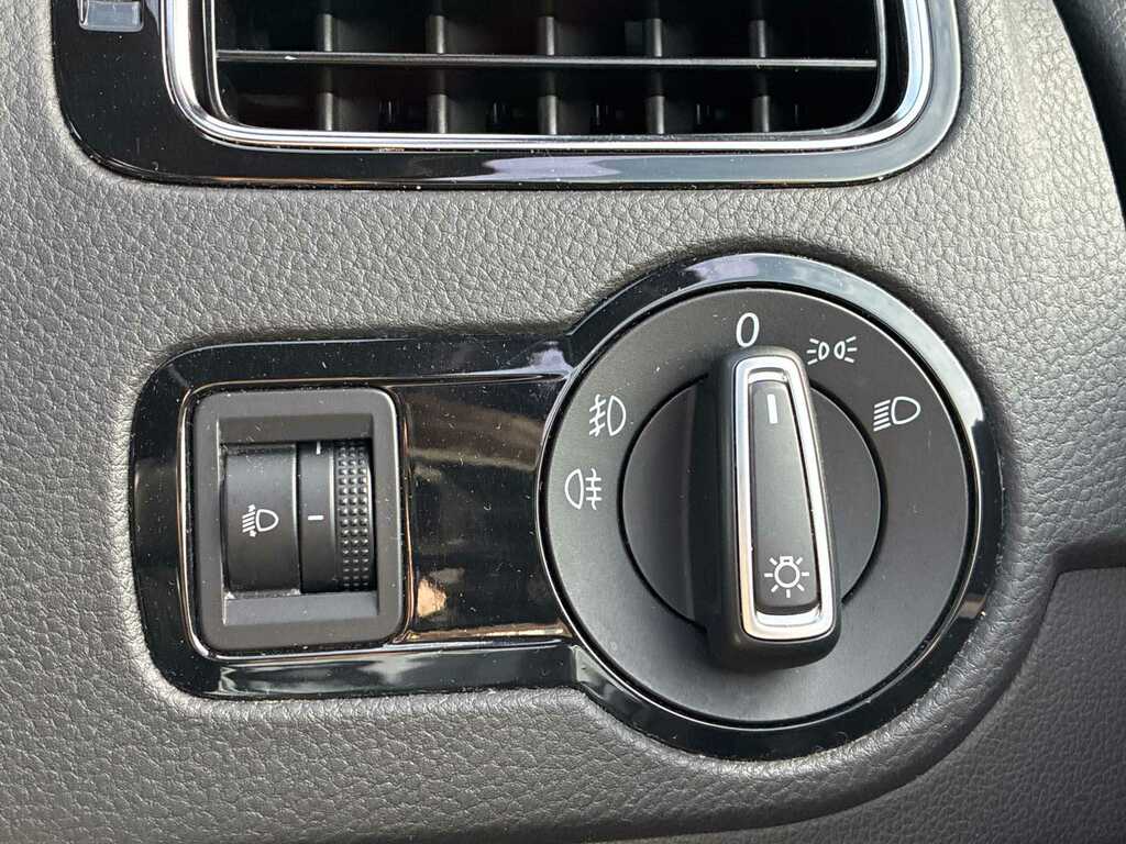 Volkswagen Polo Bluemotion Tech Se Hatchback White #31