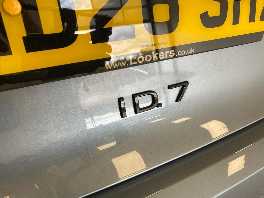 Volkswagen ID.7 Pro 77Kwh Match Plus Fastback  #35