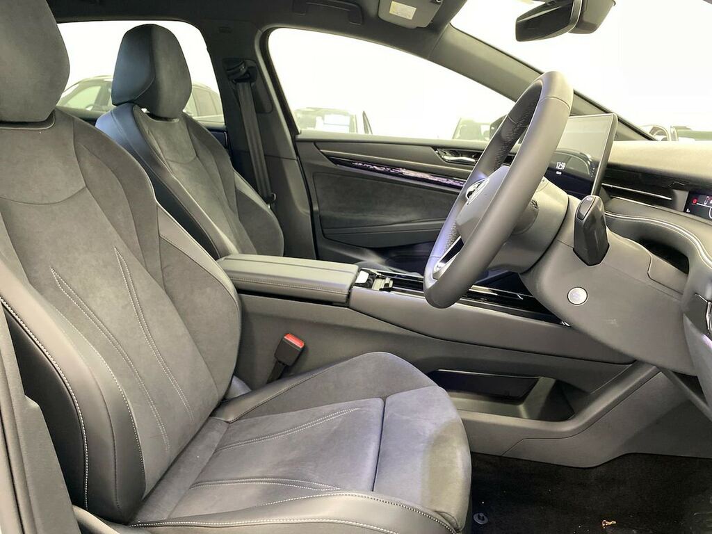 Volkswagen ID.7 Pro 77Kwh Match Plus Fastback  #31
