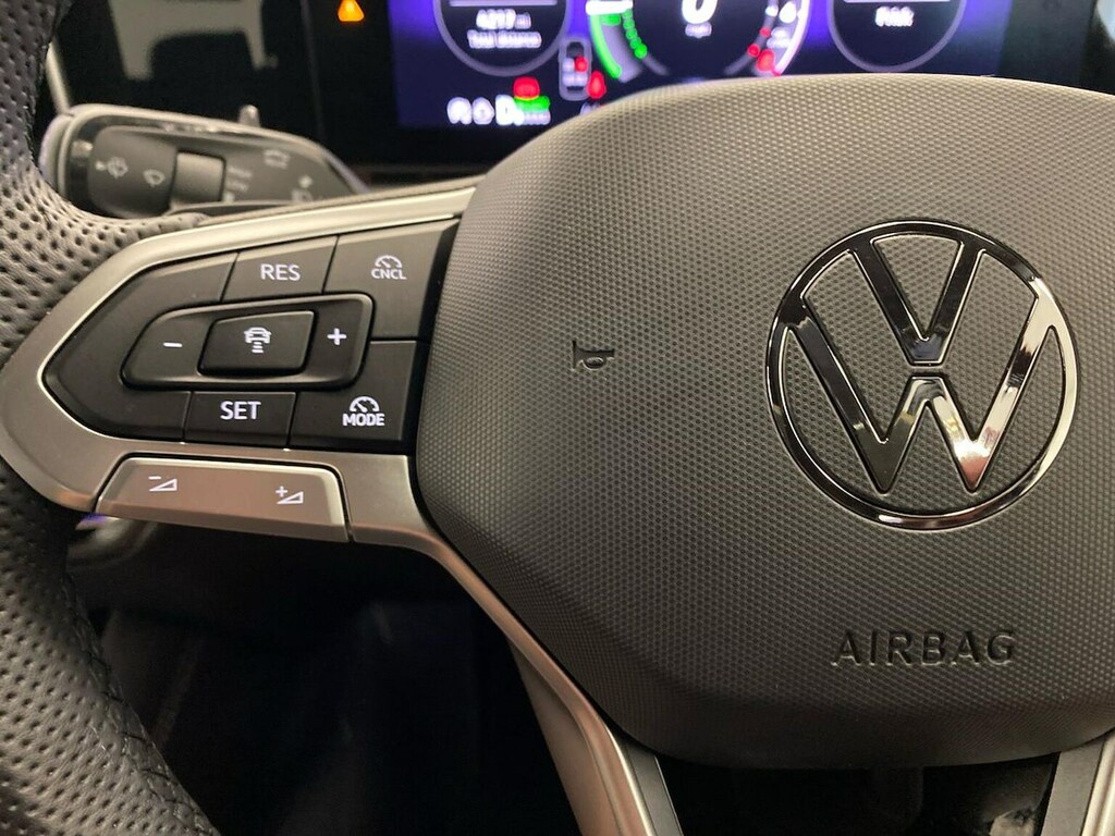 Volkswagen Tiguan Elegance Silver #26