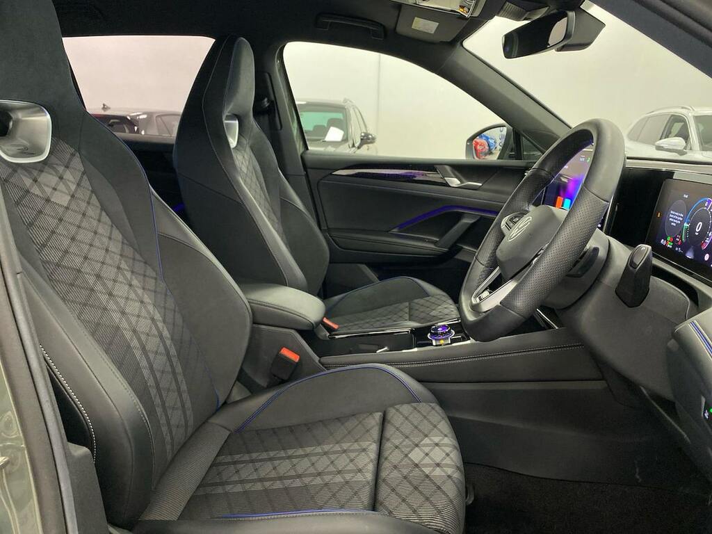 Volkswagen Tiguan Elegance Silver #30