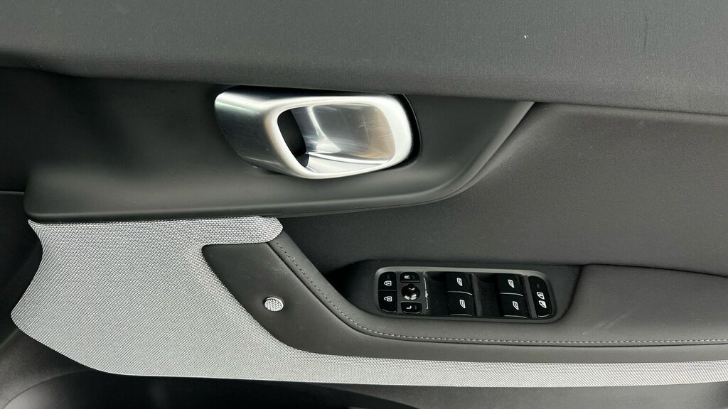 Polestar 2 Polestar 2 Fastback 220Kw 82Kwh Long Range Single #33