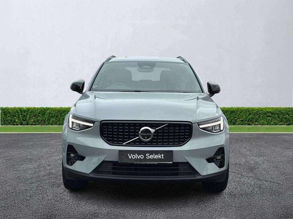 Volvo XC40 2.0 B3p Plus Dark #2