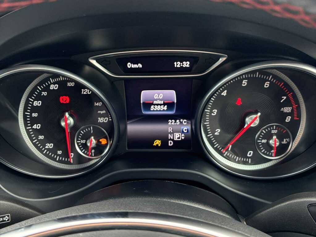 Mercedes-Benz GLA Class Amg Line White #10