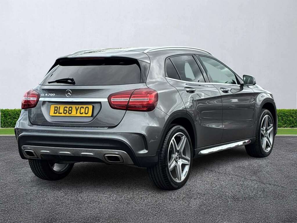 Mercedes-Benz GLA Class Amg Line White #18
