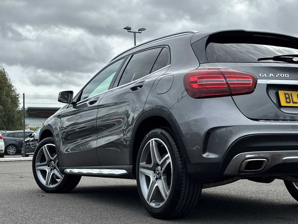 Mercedes-Benz GLA Class Amg Line White #35