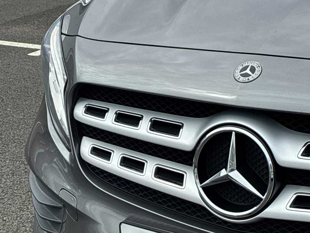Mercedes-Benz GLA Class Amg Line White #32