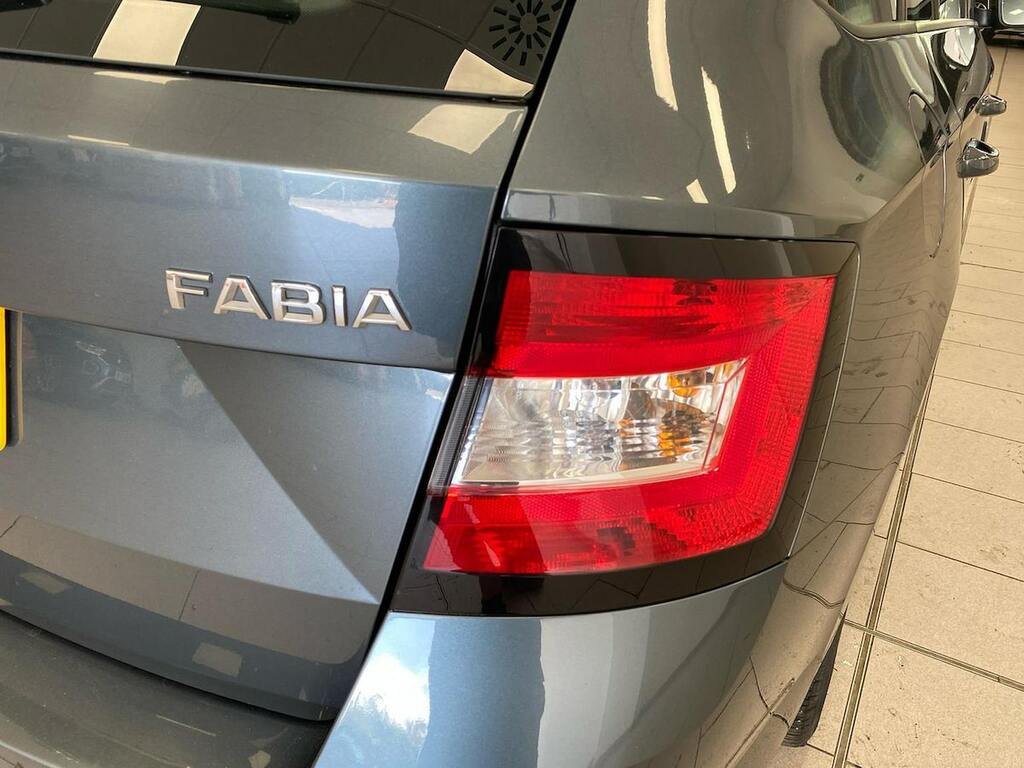 Skoda Fabia Hatch Se 1.0 Tsi 110 Ps Dsg Blue #36