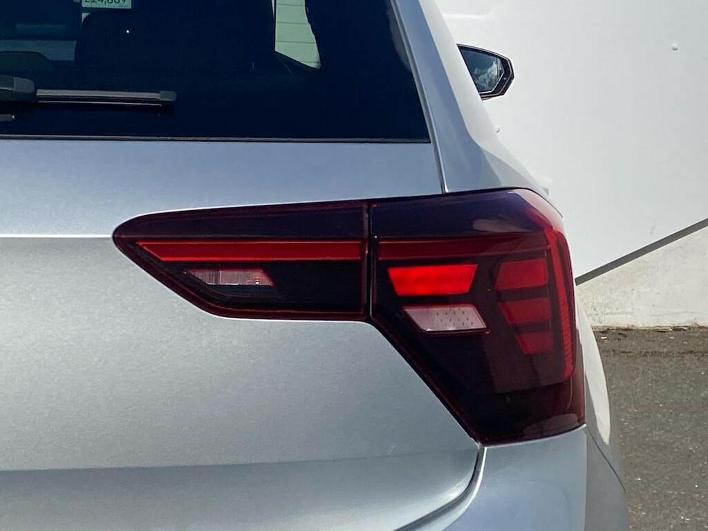 Volkswagen Polo Match White #32