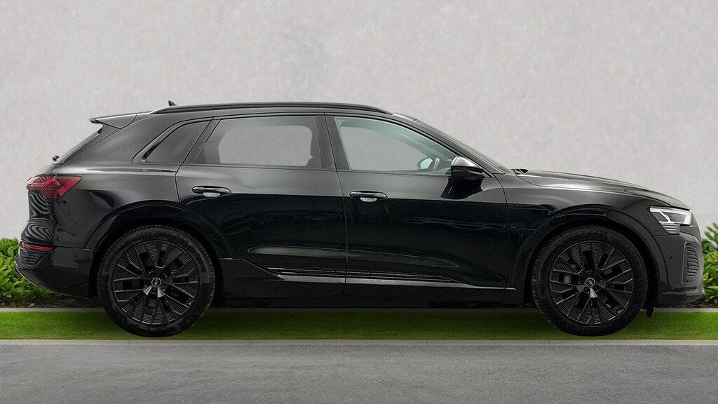 Audi Q8 e tron 250Kw 50 Quattro 95Kwh Black Ed Tech 22Kw #3