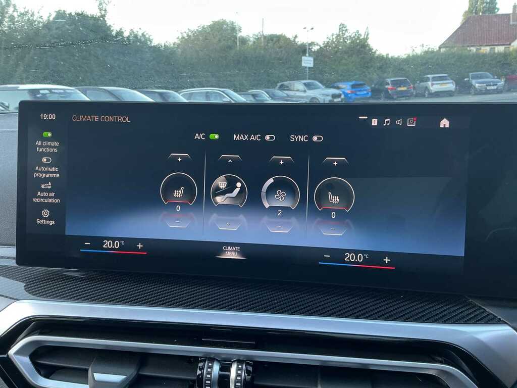 BMW 3 Series Saloon Blue #12