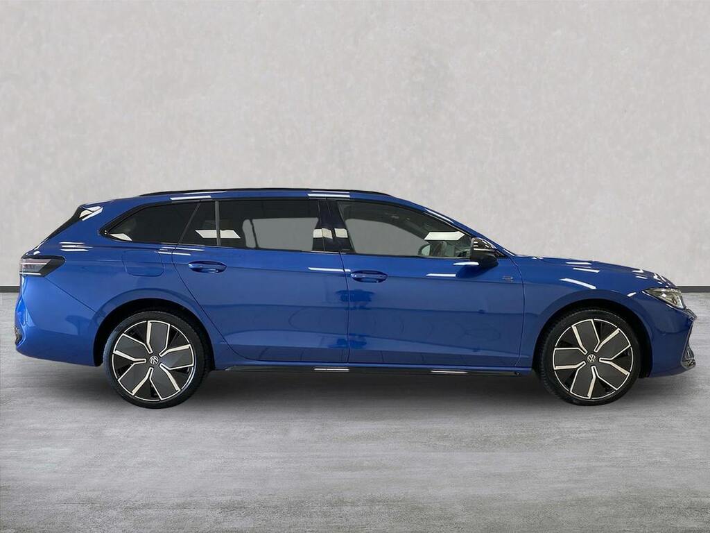 Volkswagen Passat 1.5 Tsi Ehybrid 19.7Kwh Black Edition Estate P #3