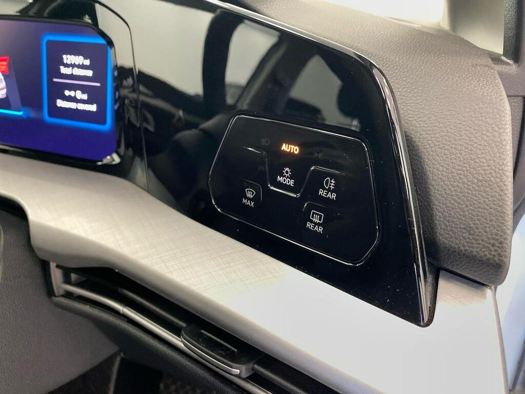 Volkswagen e-Golf 1.5 Tsi Ehybrid 19.7Kwh Style Hatchback Black #21