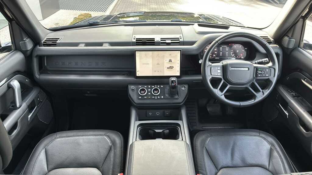 Land Rover Defender 90 D250 Hard Top S Green #9